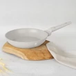 Kép 2/6 - Berlinger Haus Sahara TitánPro bevonatú Serpenyő 30 cm-es (BH-8276)