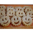 Kép 3/3 - Smiley formájú rugós linzerkiszúró (10353) 