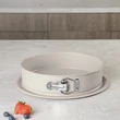 Kép 4/7 - Berlinger Haus Sahara Kör alakú kapcsos Tortaforma (BH-7938)